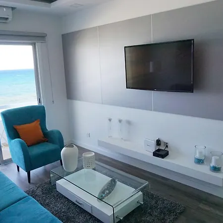 Lazuli Sea View Beachfront Ap 43 Apartament *
