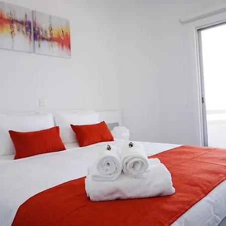 Lazuli Beachfront 43 *