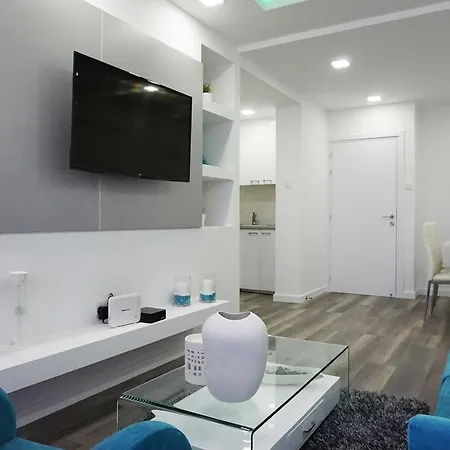 Lazuli Sea View Beachfront Ap 43 Апартаменти