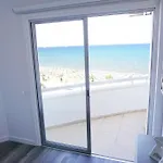 Lazuli Sea View Beachfront Ap 43 * 라르나카