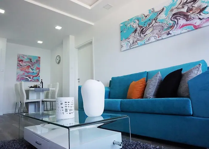 Lazuli Sea View Beachfront Ap 43 Λάρνακα